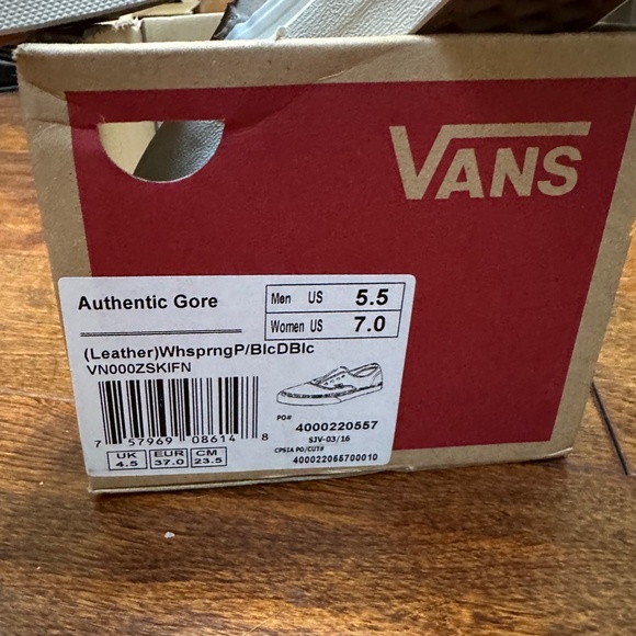 VANS Authentic Gore - Leather - Stud [NIB] - Picture 2 of 5